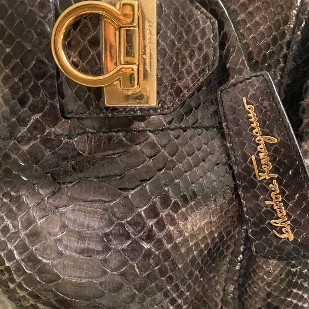 Ferragamo Python Soft-Bag - Picture 3 of 16